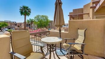 Apartment (2 Bedrooms) | Front of property