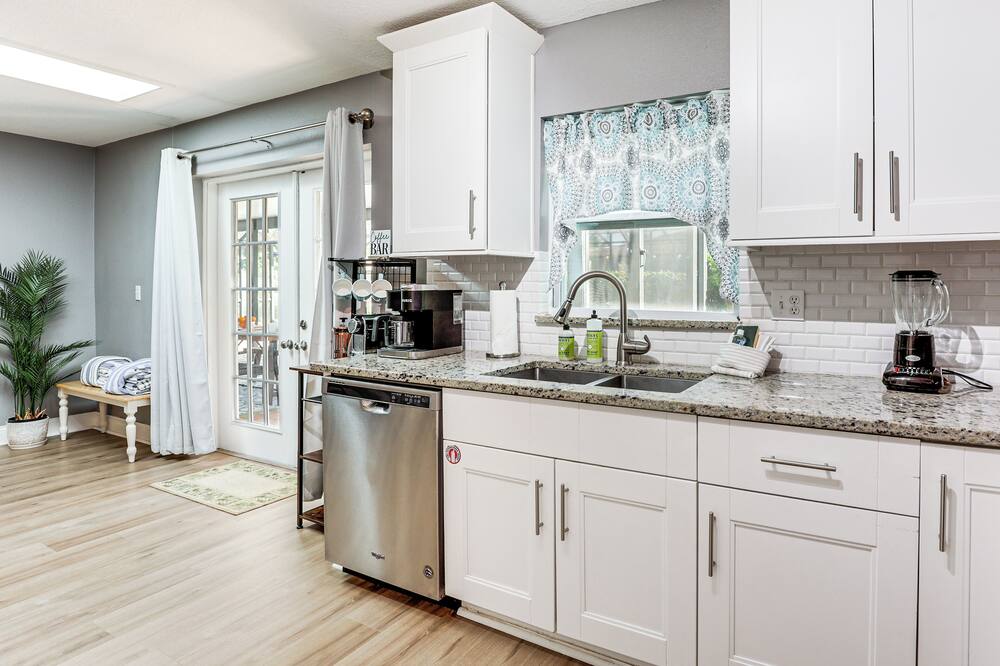 Palm Coast Escape w/ Outdoor Oasis: 6 Mi to Shore! - Flagler County, FL