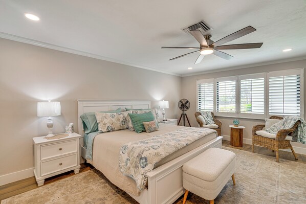 House (2 Bedrooms) | Interior - Waterfront Views & Dock: Matlacha Island Home (Matlacha)