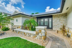 House (2 Bedrooms) | Interior - Waterfront Views & Dock: Matlacha Island Home (Matlacha)