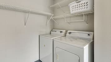 Casa (2 Bedrooms) | Interior