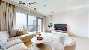 Smart TV - Harbour Views - Chic Three Bed with Creek Views (Creek Harbour)