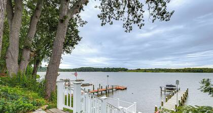 Patio & Water Views: Serene Bohemia River Escape!