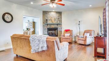 House (4 Bedrooms) | Interior