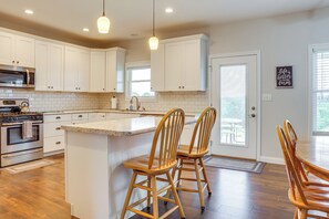 House (4 Bedrooms) | Interior - 14 Mi to Ark Encounter: Rural Corinth Escape! (Sadieville)