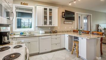 Apartment (0 Bedroom) | Interior