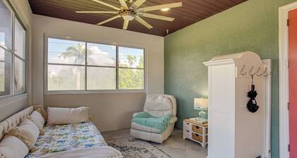 Private Boat Dock: Canal-front Port Charlotte Gem