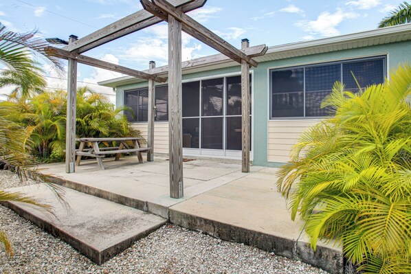 Apartment (0 Bedroom) | Interior - Private Boat Dock: Canal-front Port Charlotte Gem (Port Charlotte)