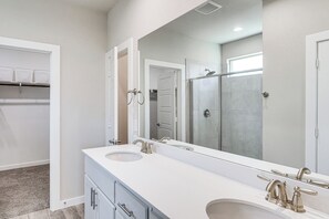 House (4 Bedrooms) | Interior - Spacious Family Home w/ Office in Midland-odessa! (Midland)