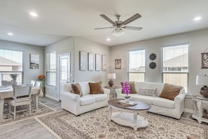 House (4 Bedrooms) | Interior