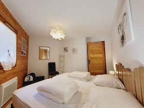 2 عدّة غرف نوم ومكواة/لوح كي وواي فاي مجانًا