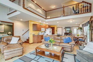 Interior - Garage Game Room, Bar: Coldwater Lake House! (Coldwater)