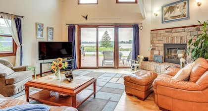 Garage Game Room, Bar: Coldwater Lake House!