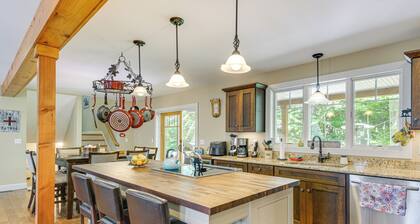 2 Mi to Golfing & Hiking: Spacious Wilmington Home