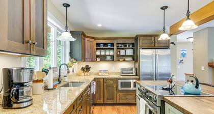 2 Mi to Golfing & Hiking: Spacious Wilmington Home