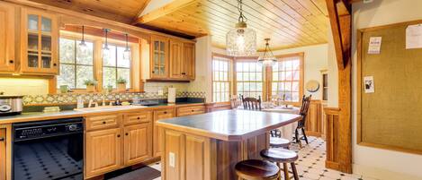 Rumah (4 Bedrooms) | Interior