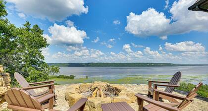 River Views + Wraparound Deck: Dubuque Getaway