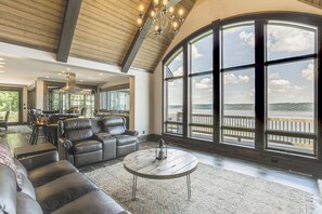 Talo (4 Bedrooms) | Sisätilat