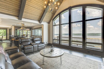 River Views + Wraparound Deck: Dubuque Getaway