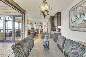 Talo (4 Bedrooms) | Sisätilat