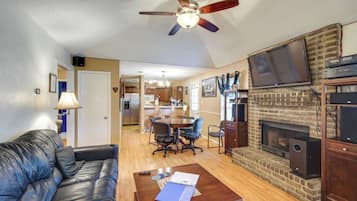 Apartment (2 Bedrooms) | Front of property