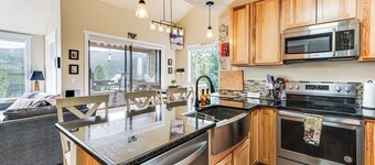 2 Mi to Winter Park Slopes: Mtn-view Condo!