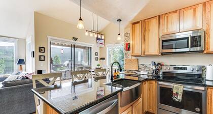 2 Mi to Winter Park Slopes: Mtn-view Condo!