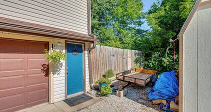 6 Mi to Cpkc Stadium: Convenient Kansas City Apt