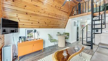 House (1 Bedroom) | Interior