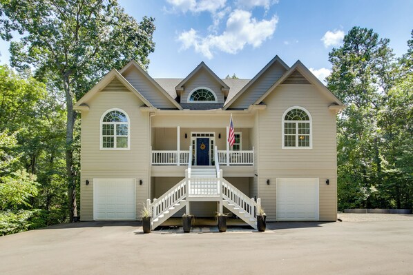 Interior - 3 Mi to Pickwick Lake: Spacious Family Getaway (Counce)