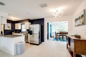 Hús (3 Bedrooms) | Að innan