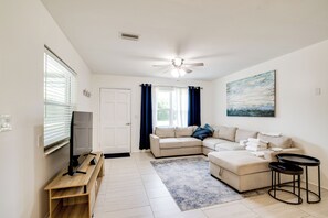 Interior - Tree-lined Retreat 4 Mi to Three Sisters Springs! (Crystal River)