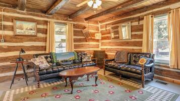 House (3 Bedrooms) | Bahagian dalam