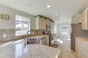 House (3 Bedrooms) | Interior