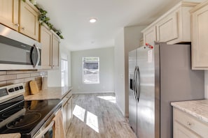 House (3 Bedrooms) | Interior - Mtn-view Gem w/ Outdoor Entertainment in Ahsahka! (Lenore)