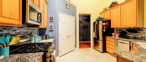 House (3 Bedrooms) | Interior