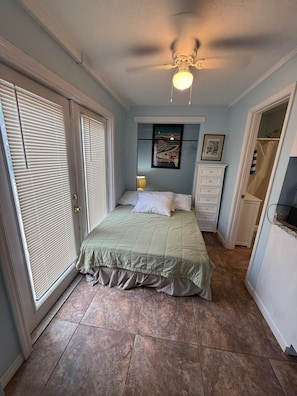 1 bedroom, iron/ironing board, free WiFi, bed sheets