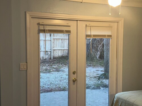 Siesta Key studio close to everything!