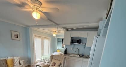 Siesta Key studio close to everything!