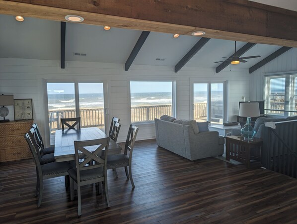 Smart TV, fireplace - Old Bay Hideaway Oceanfront Cottage Duck (Kitty Hawk)