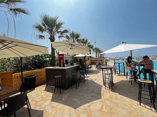 Bar (on property) - Large Duplex Chalet in Kaslik-2bedrooms-3 balconies, 4 pools, tennis,private Beach (Kaslik)