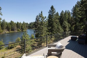 Terrace/patio - Deschutes Riverfront Home with Sauna and Firepit (Bend)