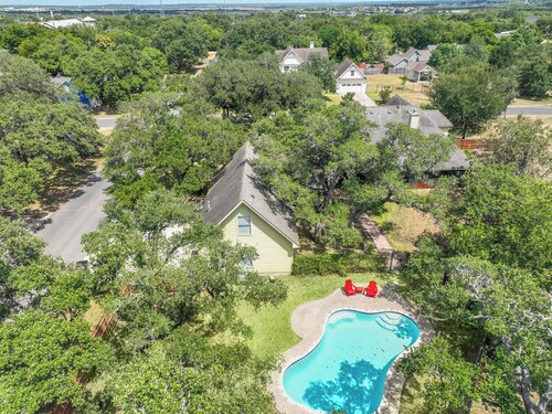 Charming Kyle Retreat with Pool, Porch & Walk to Downtown