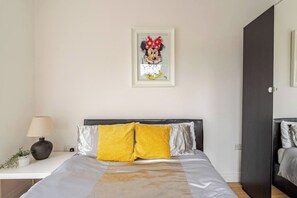 1 室のベッドルーム、アイロン / アイロン台、WiFi (無料)、ベッドシーツ