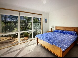 3 bedrooms, iron/ironing board, WiFi