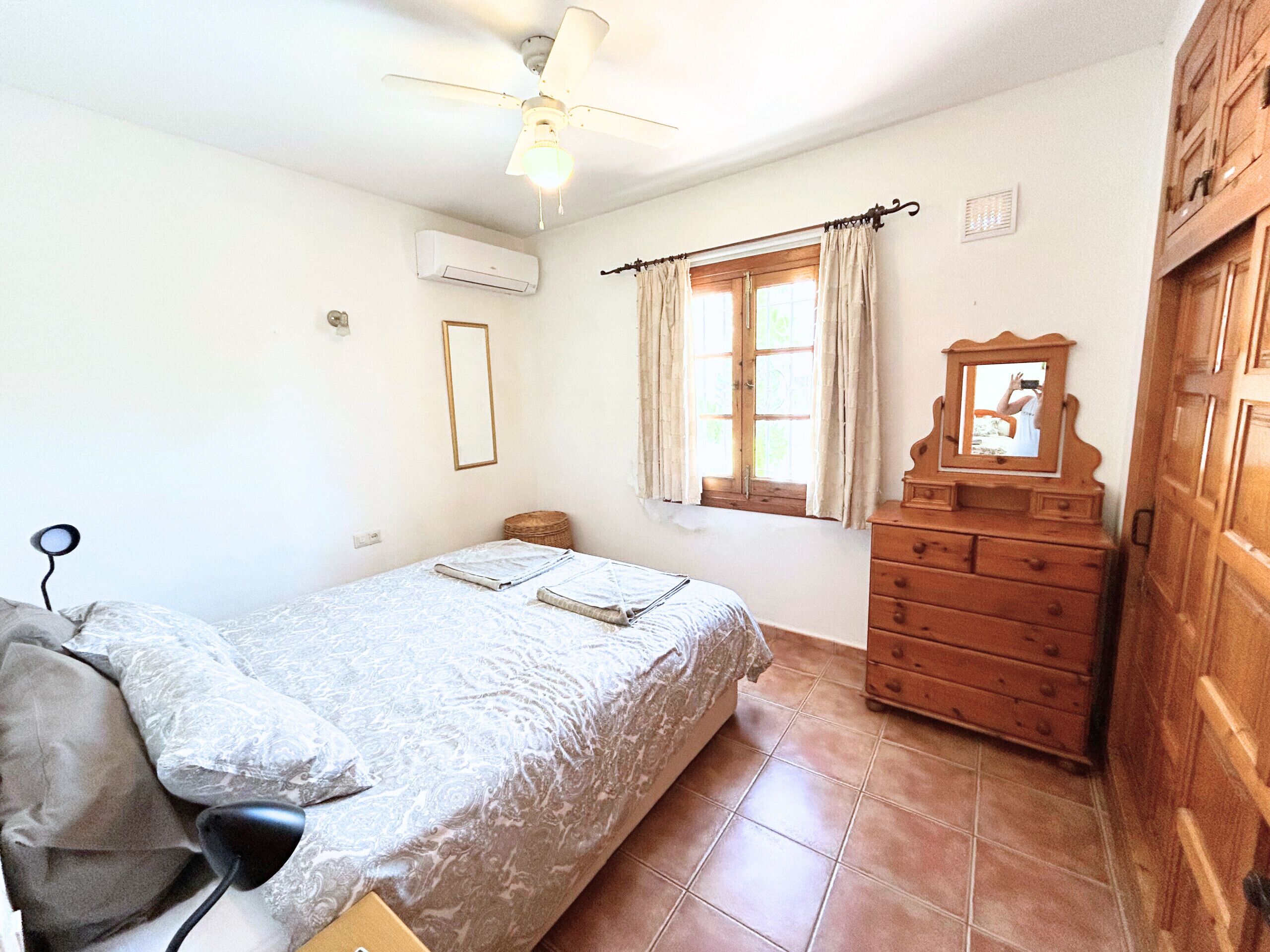 4 chambres, fer et planche à repasser, Wi-Fi gratuit, draps fournis