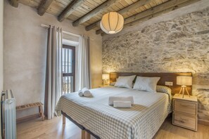 5 quartos, ferros/tábuas de passar roupa, Wi-Fi