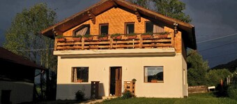 2-Bedroom Chalet Near Dracula’s Castle – Your Cozy Escape