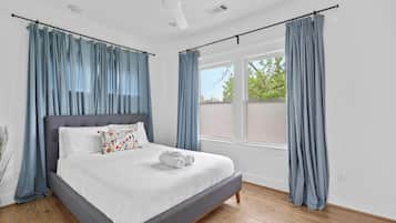 Deluxe Apartment, Balcony | Iron/ironing board, free WiFi