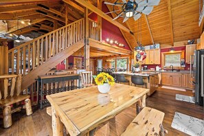 Dining - Lakeside Log Home, Private Dock, Kayaks, Near Ark! (Dry Ridge)